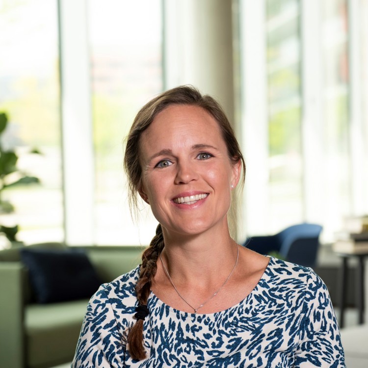 This is an image of Nienke Abid.