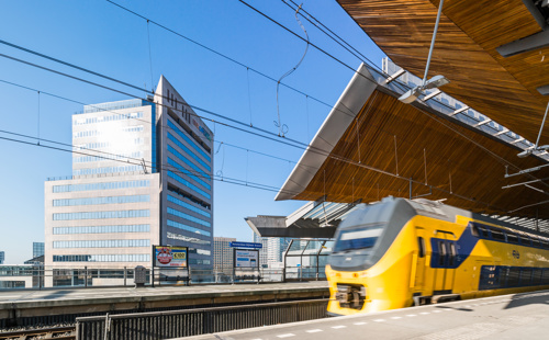 This slide displays Europlaza Kantoor Amsterdam ASR Dutch Mobility Office Fund.